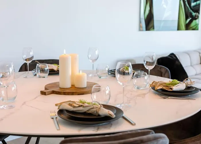 Huswell - Stunning With Breathtaking Views דירה